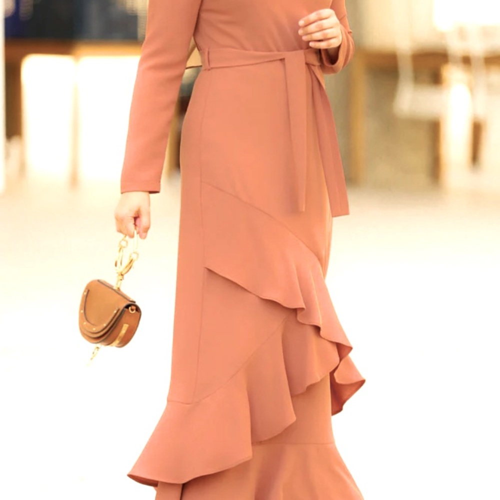 New with Tags 
Plus Size 16/18 18/20
60” length 
Hijab Modest Dress